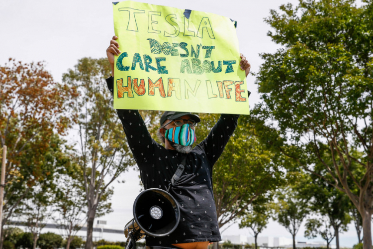 sm_gabriel_carlos_tesla_protest_6-15-20.jpg 