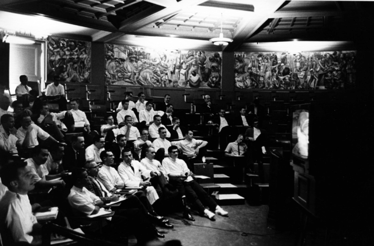 sm_zakheim_murals_with_medical_students-1962.jpg 