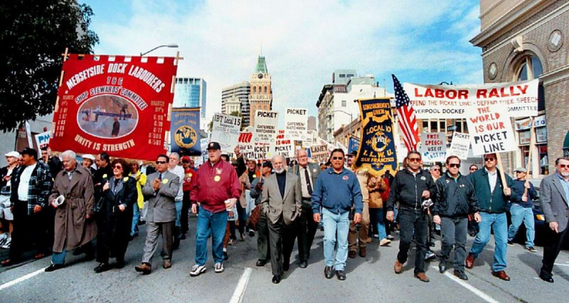 sm_ilwu_liverpool_march_court_1998_.jpg 