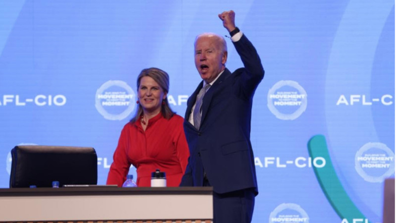 sm_schuler___biden_2022.jpg 