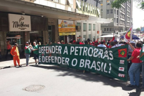 brazil_workers_defend_petrobras.jpg