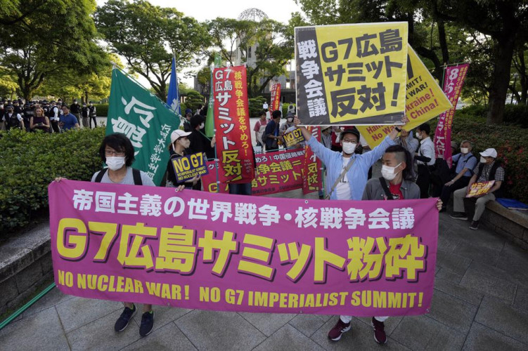 sm_japan_g-7_protest.jpg 