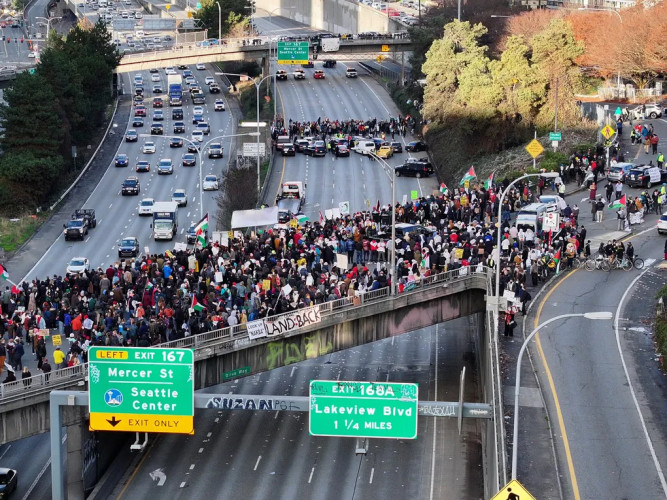 sm_6_jan_2024_gaza_protest_on_i5_a.jpg 