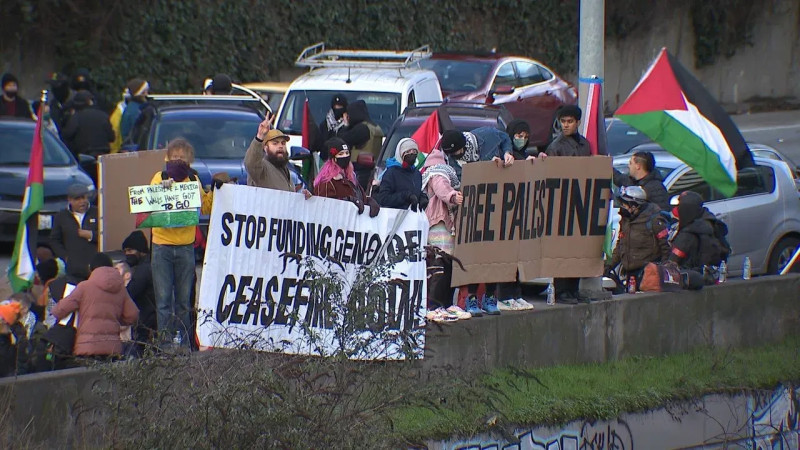 sm_6_jan_2024_gaza_protest_on_i5_b.jpg 