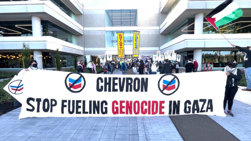 Protesters blocked the entrance of Chevron in San Ramon during shareholders meeting