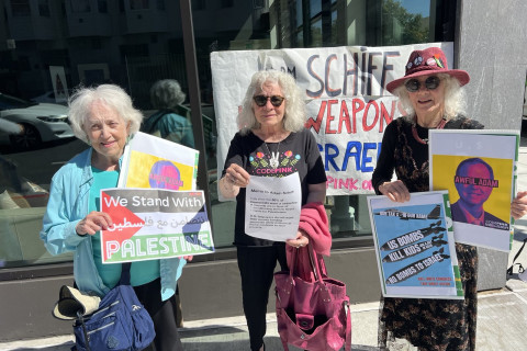 peace activists at Adam Schiff event in Oakland