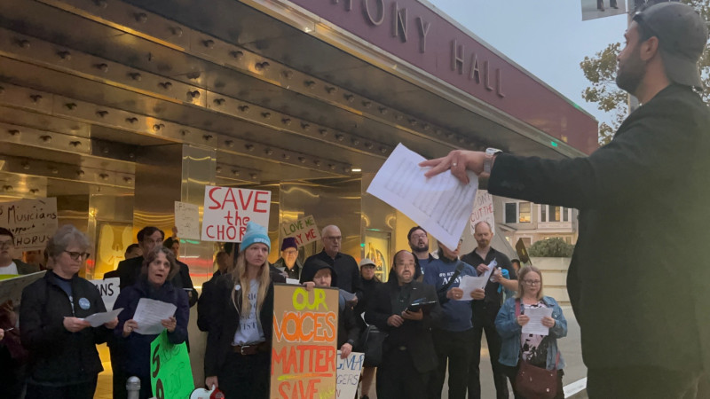 San Francisco Symphony chorus singers who are members of AGMA have gone on strike and had a strike picket in front of the Davies Hall and...