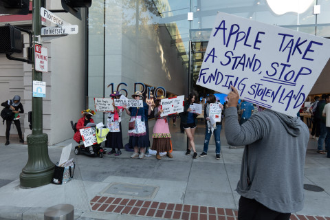 sign: Apple Stop 