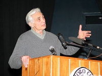 Historian Howard Zinn Dies at Age 87